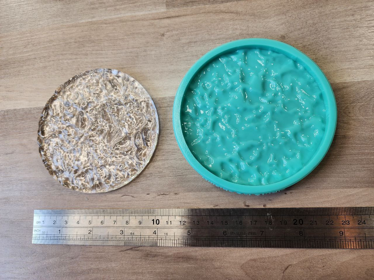 Textured 10 cm and 20 cm Wide Glossy Round Coaster and Centre Piece/Wall Hanging Silicone Mould. Single or Bundle Deal Sets