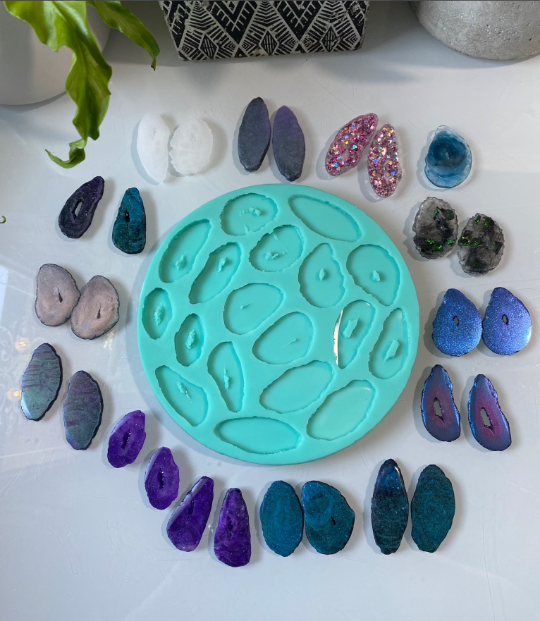 XL Agate Crystal Palette Silicone Mould. 9 Matching pairs. 18 total individual pieces. Make resin earrings, pendants, magnets key-chains