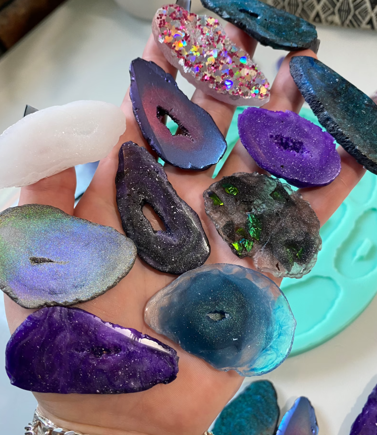 XL Agate Crystal Palette Silicone Mould. 9 Matching pairs. 18 total individual pieces. Make resin earrings, pendants, magnets key-chains