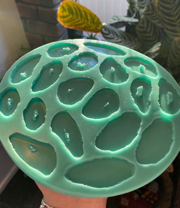 XL Agate Crystal Palette Silicone Mould. 9 Matching pairs. 18 total individual pieces. Make resin earrings, pendants, magnets key-chains