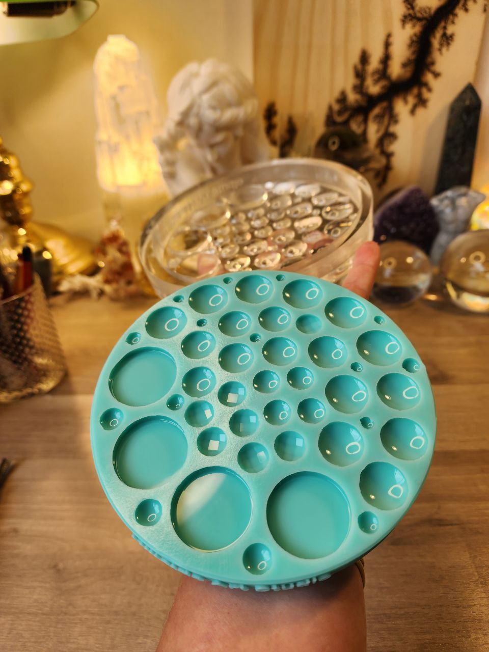 Round/Circle Cabochon Palette Silicone Mould - 49 piece round flat, raised and faceted. Easily make many pairs of earrings, pendants at once. Faceted sun catcher cabs that reflect rainbows.