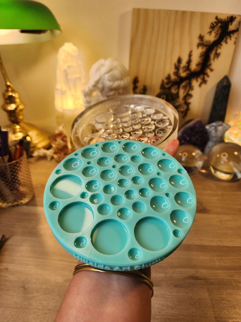 Round/Circle Cabochon Palette Silicone Mould - 49 piece round flat, raised and faceted. Easily make many pairs of earrings, pendants at once. Faceted sun catcher cabs that reflect rainbows.