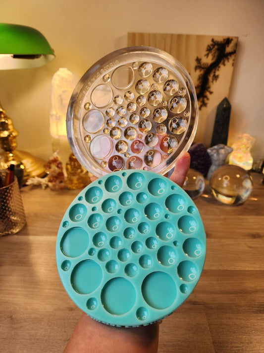 Round/Circle Cabochon Palette Silicone Mould - 49 piece round flat, raised and faceted. Easily make many pairs of earrings, pendants at once. Faceted sun catcher cabs that reflect rainbows.