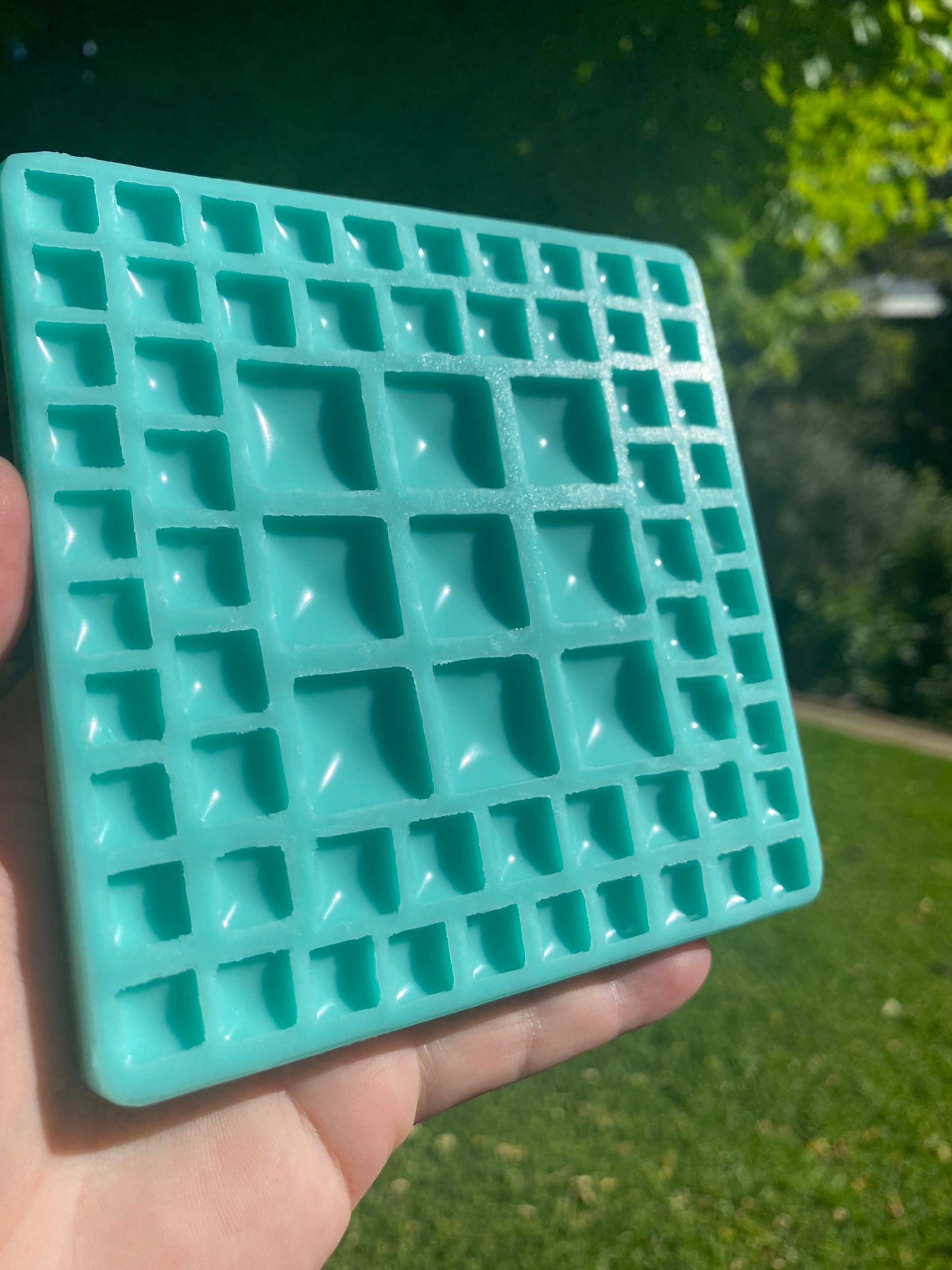 Square/Diamond Cabochon Palette Silicone Mould - 69 Pieces - various sizes.