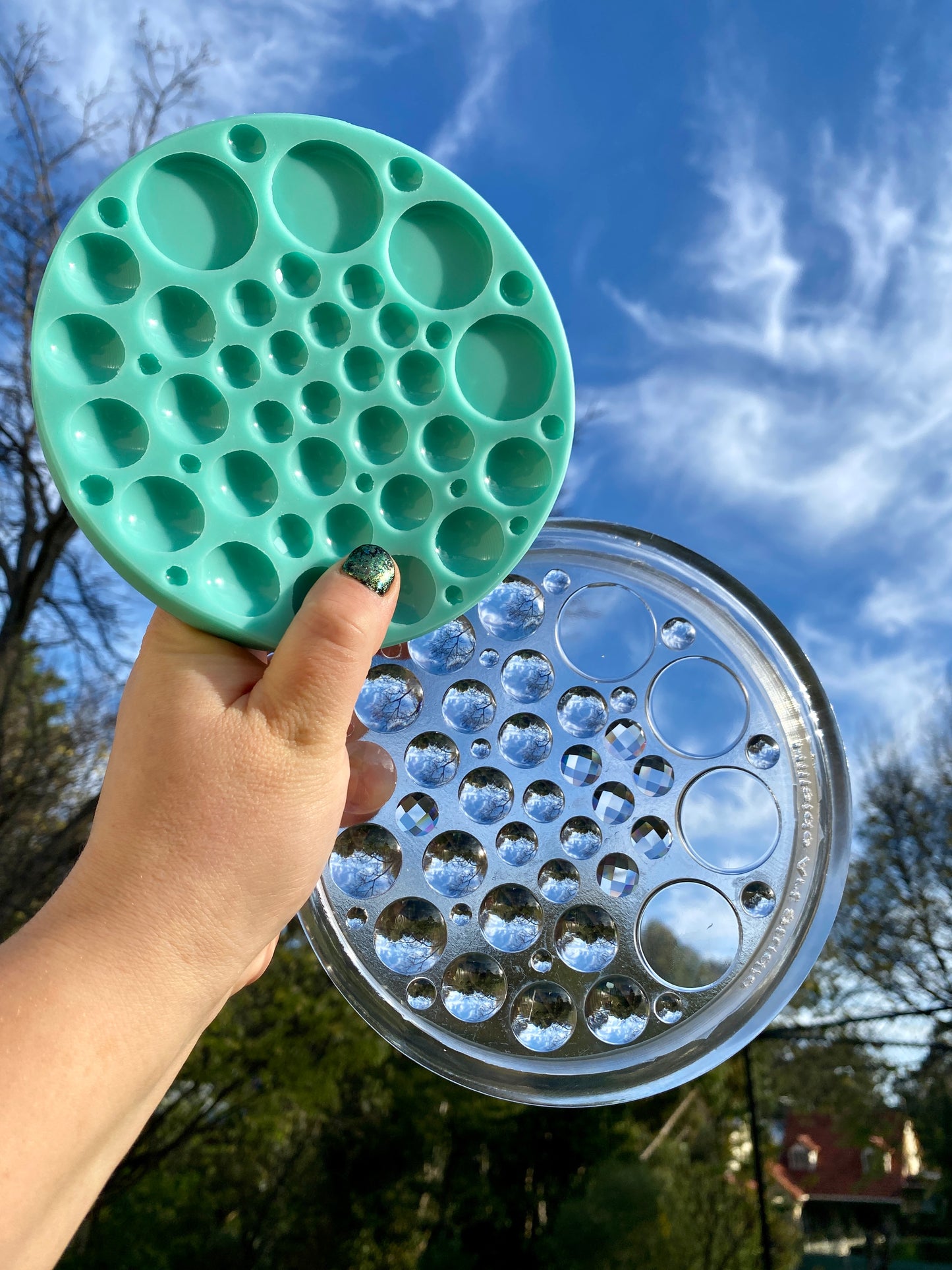 Round/Circle Cabochon Palette Silicone Mould - 49 piece round flat, raised and faceted. Easily make many pairs of earrings, pendants at once. Faceted sun catcher cabs that reflect rainbows.