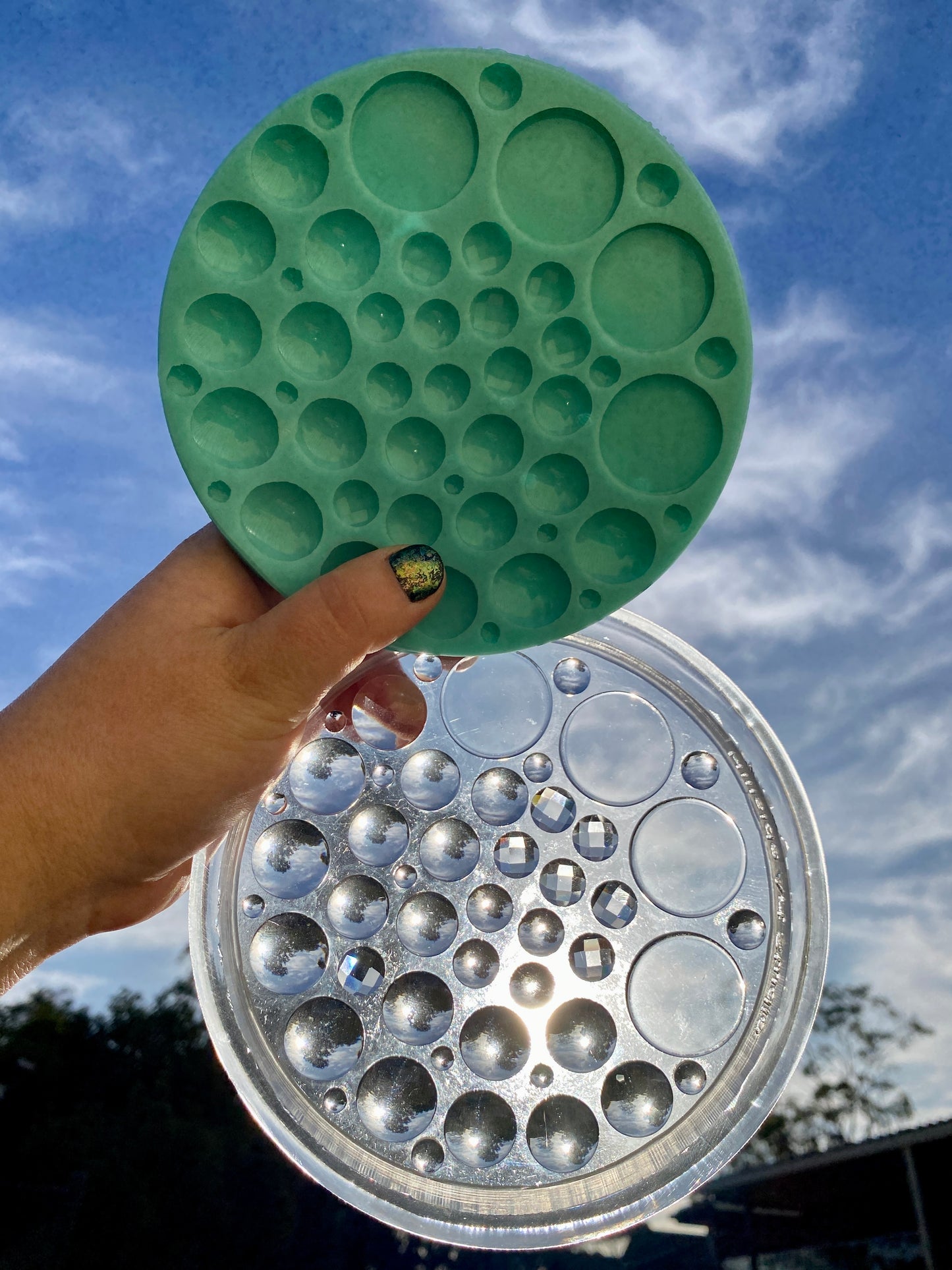 Round/Circle Cabochon Palette Silicone Mould - 49 piece round flat, raised and faceted. Easily make many pairs of earrings, pendants at once. Faceted sun catcher cabs that reflect rainbows.