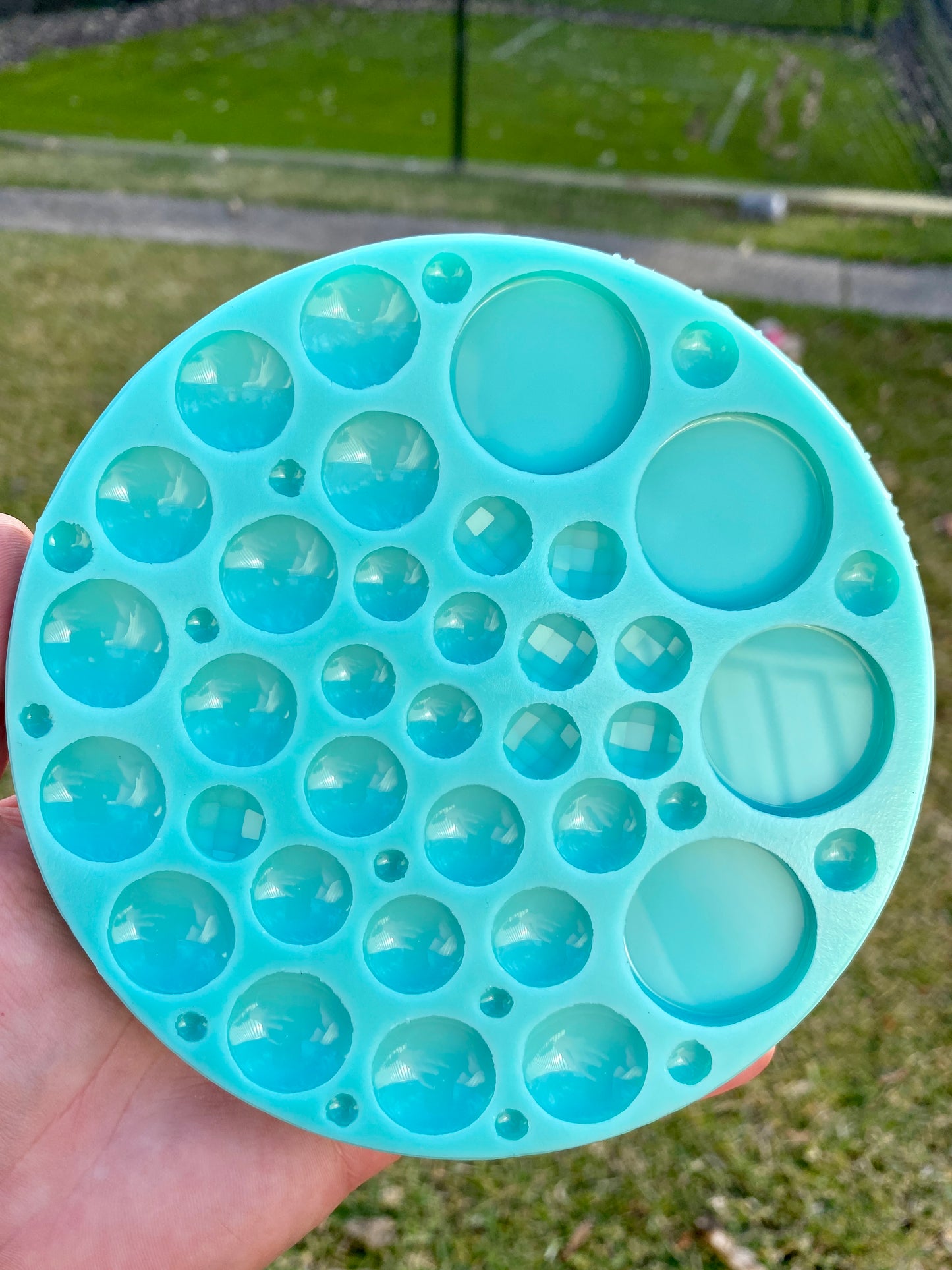 Round/Circle Cabochon Palette Silicone Mould - 49 piece round flat, raised and faceted. Easily make many pairs of earrings, pendants at once. Faceted sun catcher cabs that reflect rainbows.