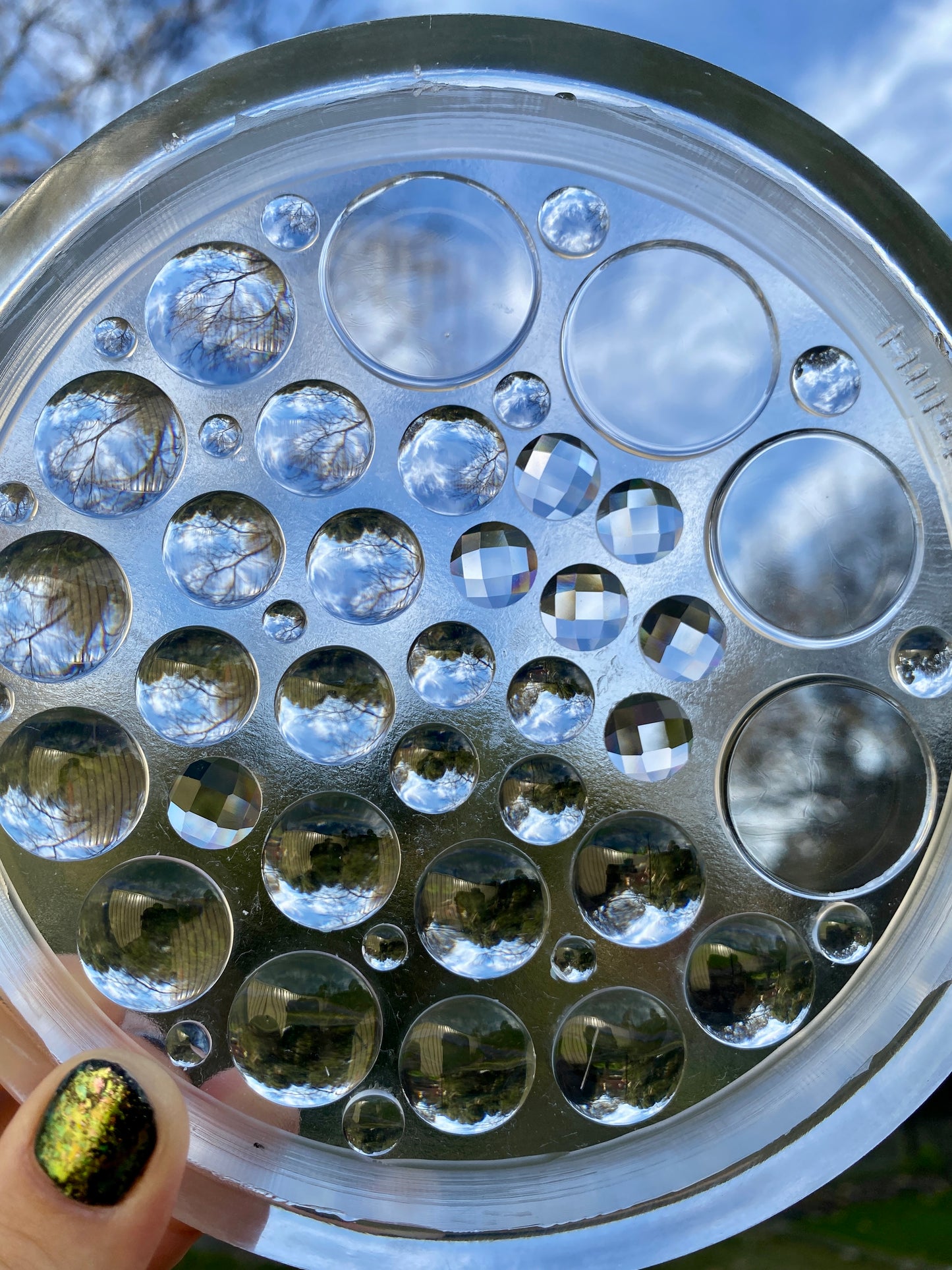 Round/Circle Cabochon Palette Silicone Mould - 49 piece round flat, raised and faceted. Easily make many pairs of earrings, pendants at once. Faceted sun catcher cabs that reflect rainbows.