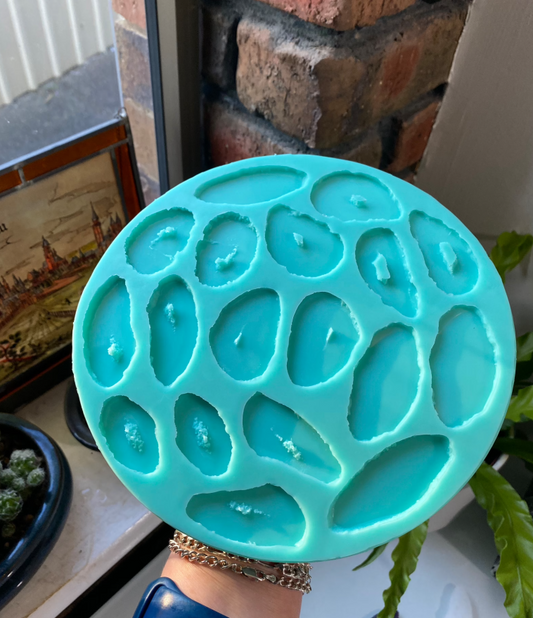 XL Agate Crystal Palette Silicone Mould. 9 Matching pairs. 18 total individual pieces. Make resin earrings, pendants, magnets key-chains