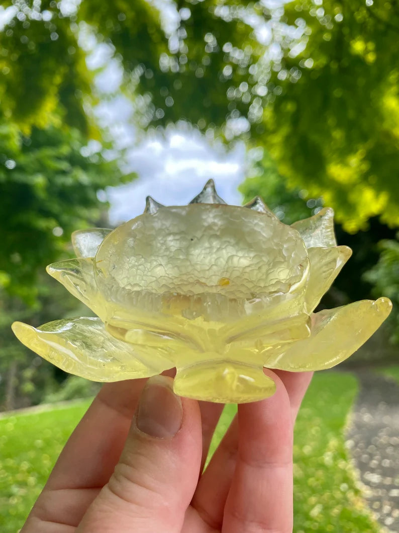 Lotus Flower Geode Crystal Handmade Silicone Mould. Holds Crystal balls or mini ring and trinket holder.