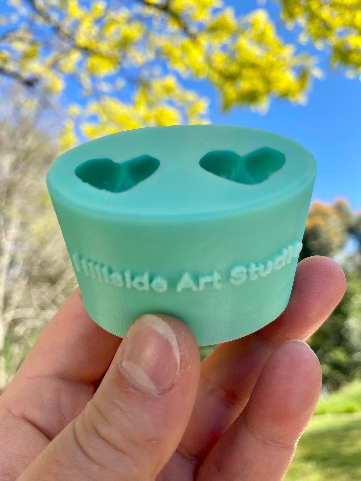 Mini penis silicone mould. Make your own pair of earrings, wax melts, cheeky magnets. Great for hens nights, bachelorette parties, gifts.