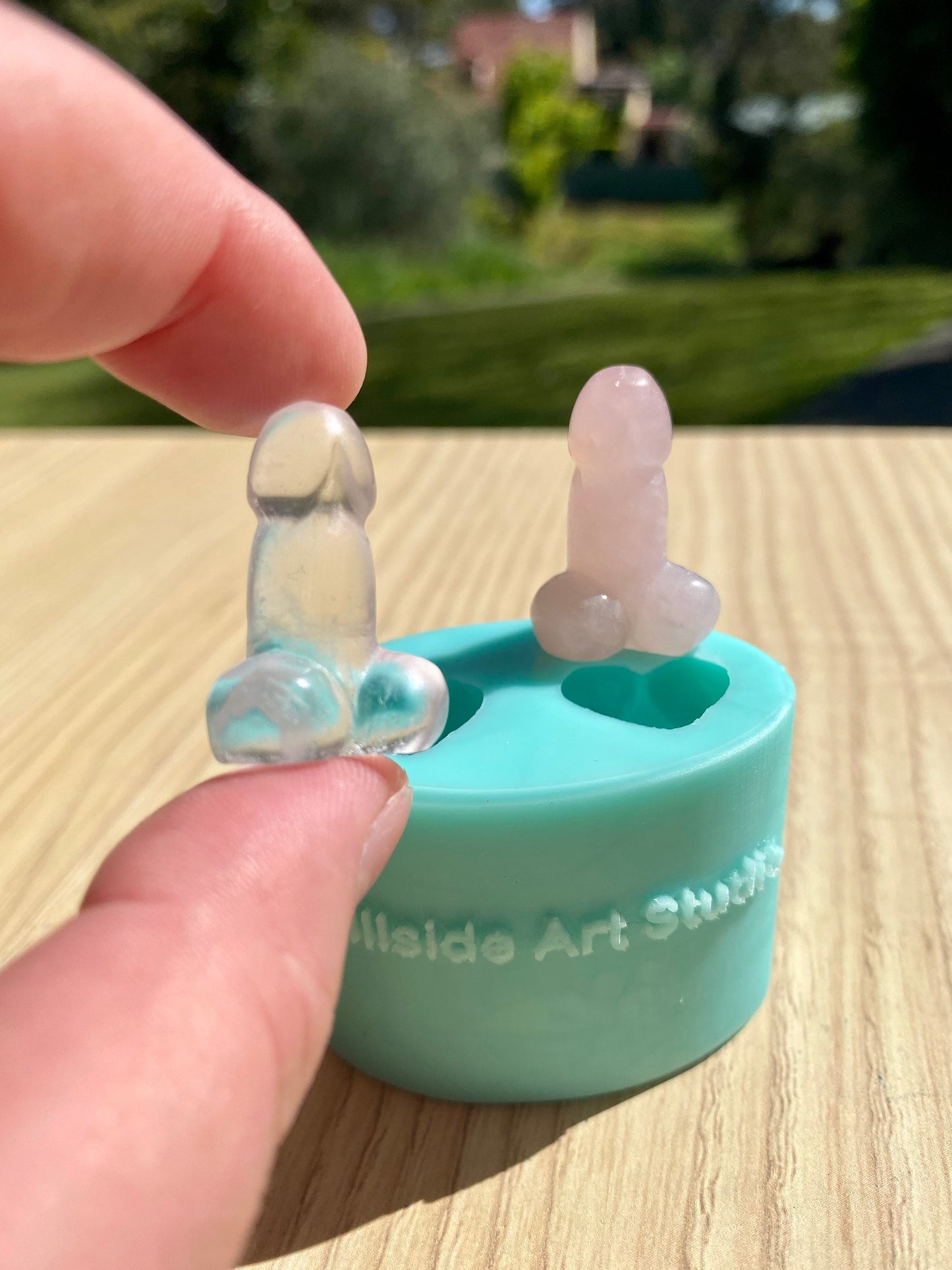 Mini penis silicone mould. Make your own pair of earrings, wax melts, cheeky magnets. Great for hens nights, bachelorette parties, gifts.