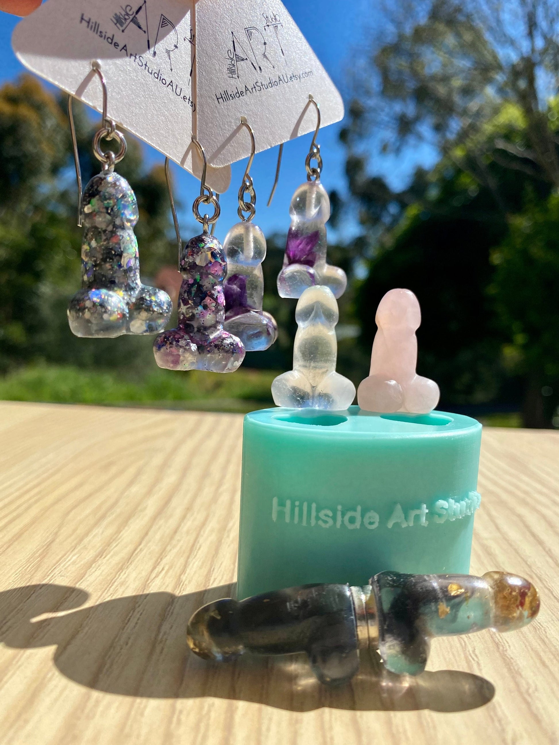 Mini penis silicone mould. Make your own pair of earrings, wax melts, cheeky magnets. Great for hens nights, bachelorette parties, gifts.